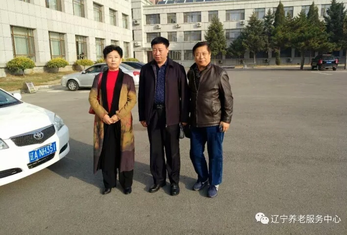 首屆蘇（sū）魯克詩人節暨詩詞之鄉豐（fēng）碑揭幕儀式