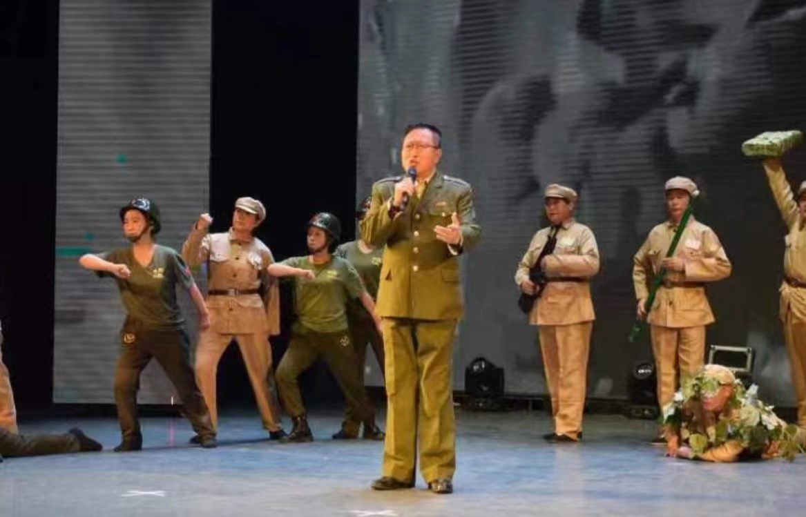 喜慶二十（shí）大   奮進新征程