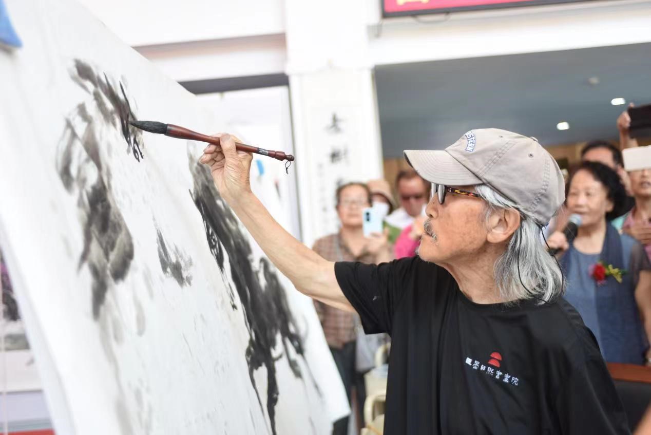 沈陽老幹（gàn）部大學舉辦“翰墨歌盛世 師生（shēng）感黨恩”書法繪畫（huà）作品展