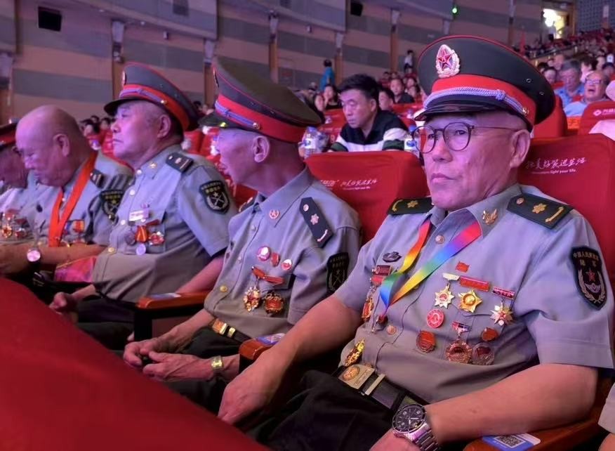 “追憶英雄 浩氣千秋”大型歌舞晚會在沈（shěn）隆重舉行