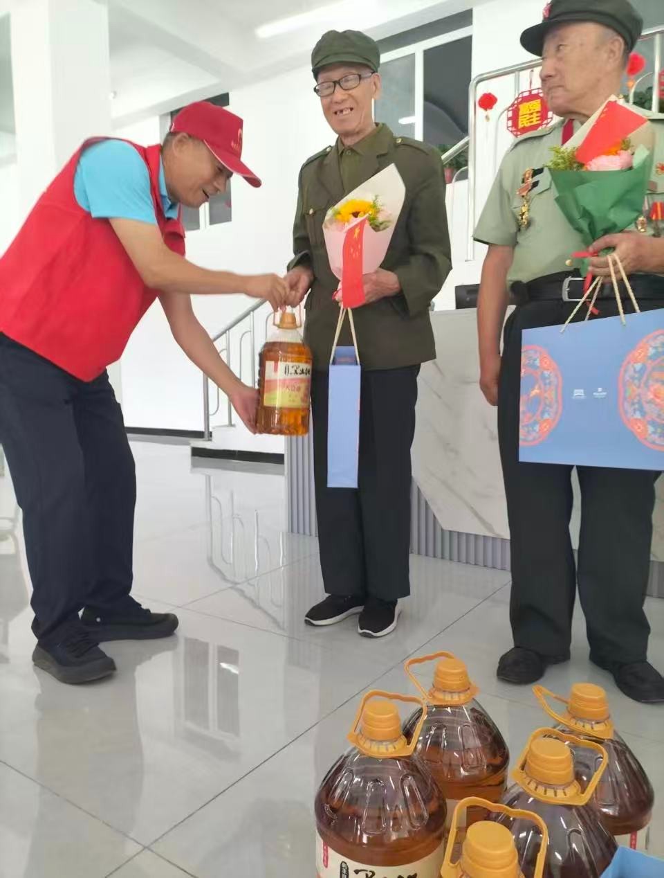 祖國萬歲    老兵萬（wàn）歲