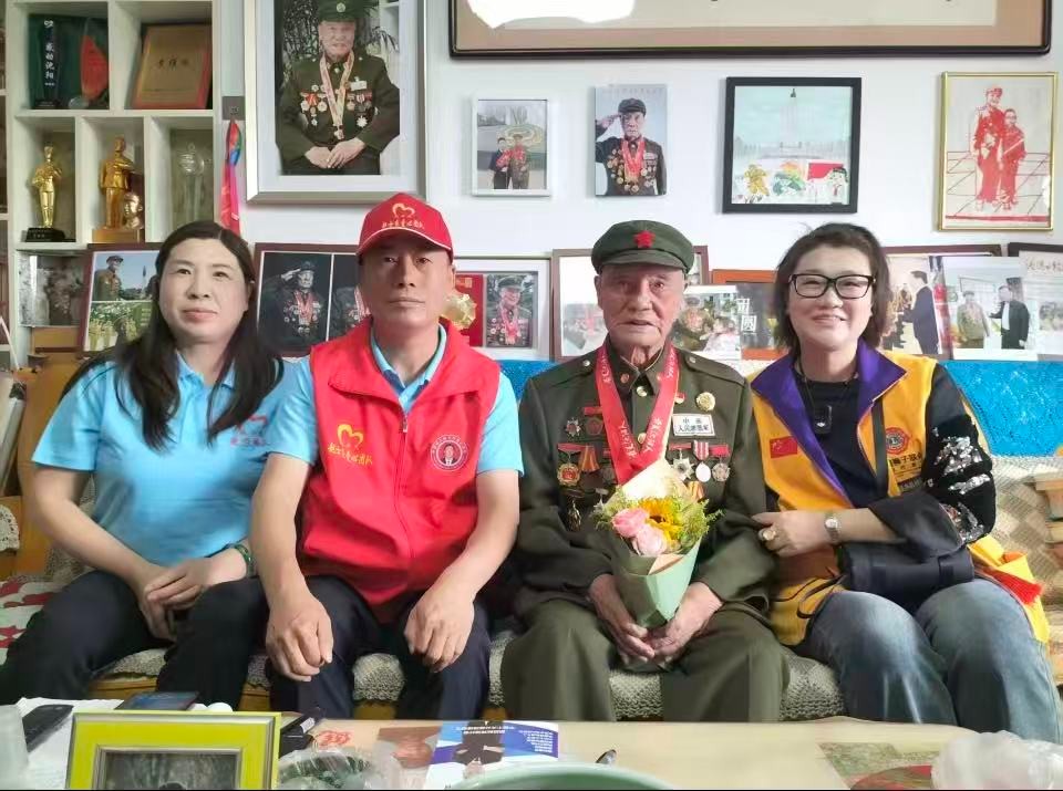 祖（zǔ）國萬歲    老兵萬歲