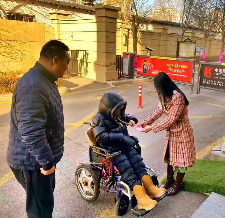 从“人生觉醒”到“一生之约”，她用善意暖（nuǎn）了五（wǔ）户人家的心