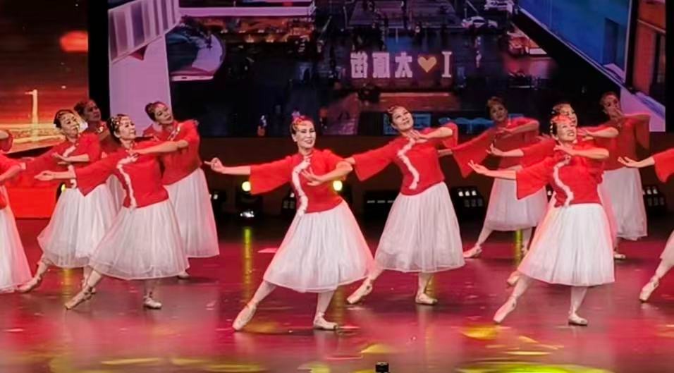 渾（hún）南區喜迎元宵節文藝晚會在新時代文明（míng）實踐中心精彩上（shàng）演